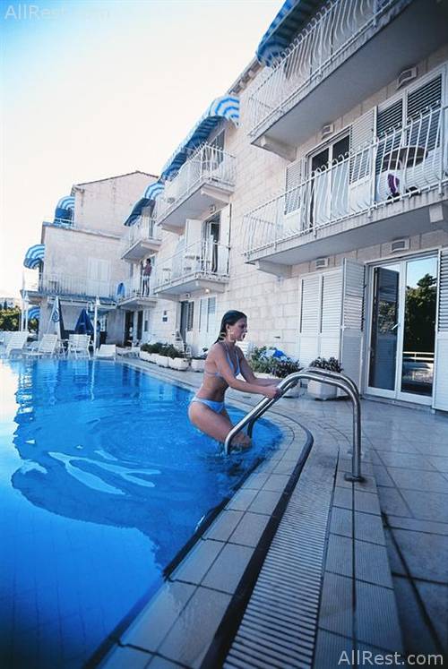 Komodor Hotel 5